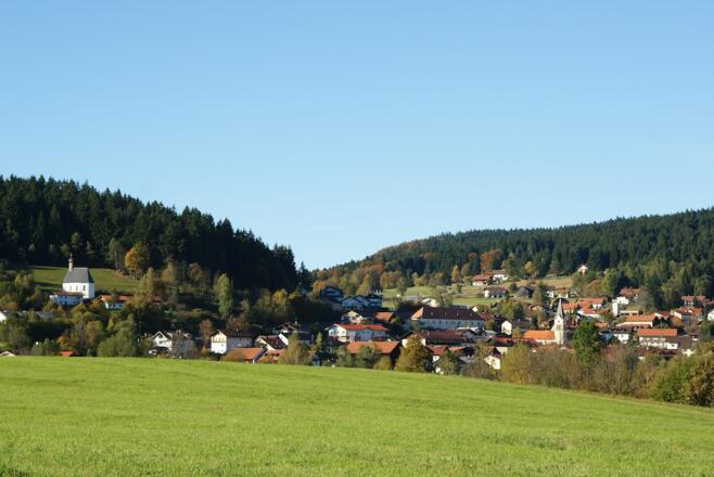 Blick auf St. Englmar vom Weg nach Hilm