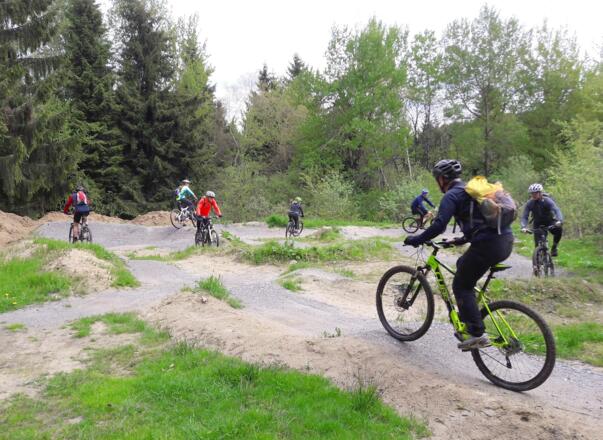 Pumptrack beim Wanderparkplatz zum Pröller lt. Autorentipp
