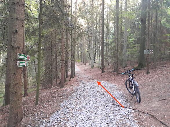 Schotterweg nach Oberbucha