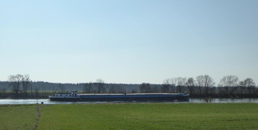 Schiff auf der Donau