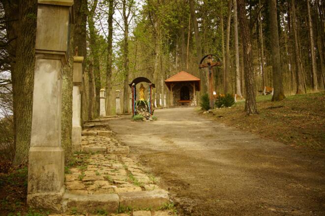 Kreuzgang bei Dünzling