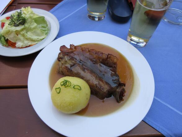 die fränkische Küche ist super: Schäufele (Schweineschulter)