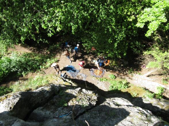 Blick vom Plateaufels auf den Wandfuß