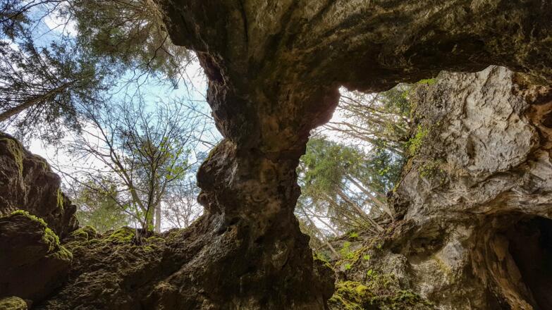In der gigantischen Riesenburg-Versturzhöhle