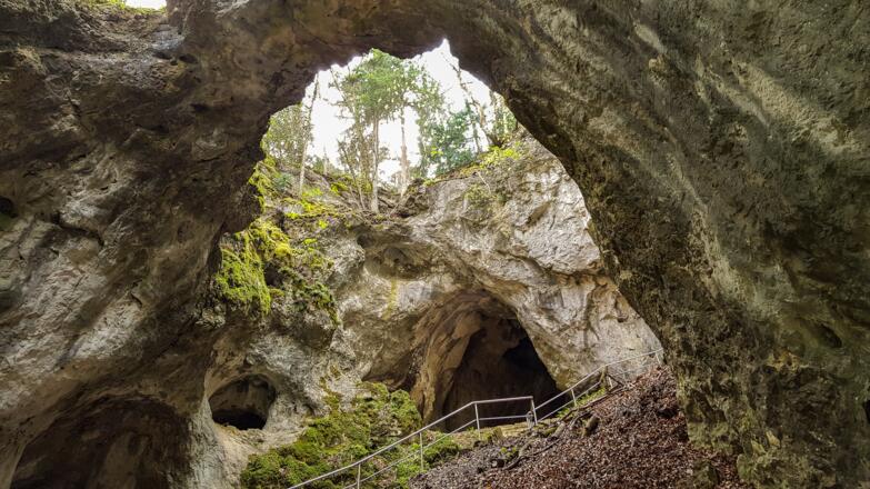 In der Riesenburghöhle