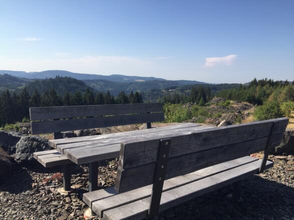 Sitzgruppe auf dem Nurner Brocken
