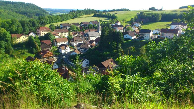 Blick von der Traischel auf Wartenfels