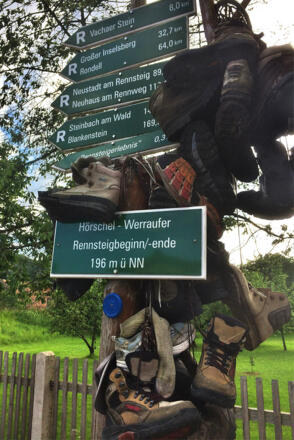 Rennsteigbeginn am &quot;Tor zum Rennsteig&quot; in Hörschel