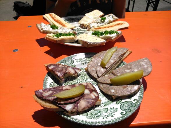 Brotzeit in der Kleinrehmühle