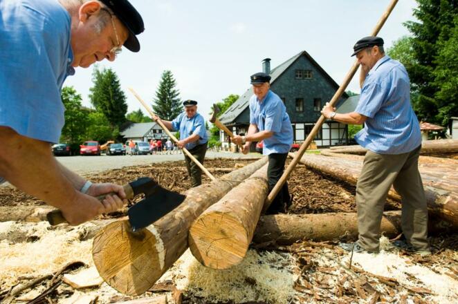 Beim Floßbau
