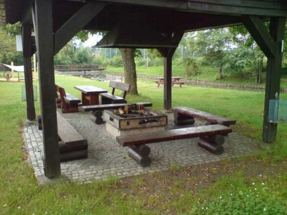 Badeweiher mit Grillplatz in Rugendorf