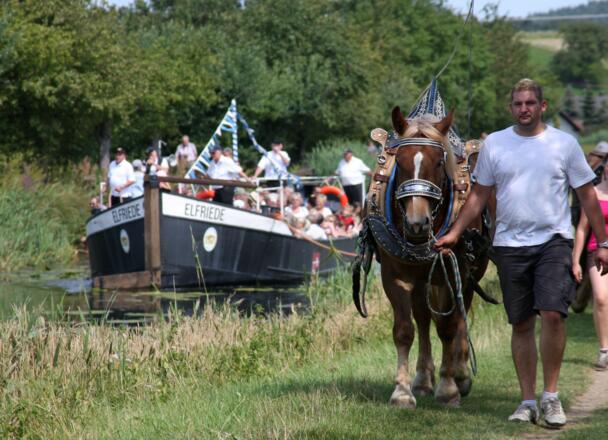 Treideln mit der Elfriede auf dem Ludwig-Donau-Main-Kanal