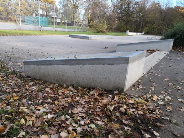 2 x Curb Down mit Treppe