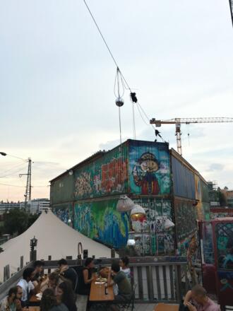Terrasse im Bahngarten des Bahnwärter Thiel