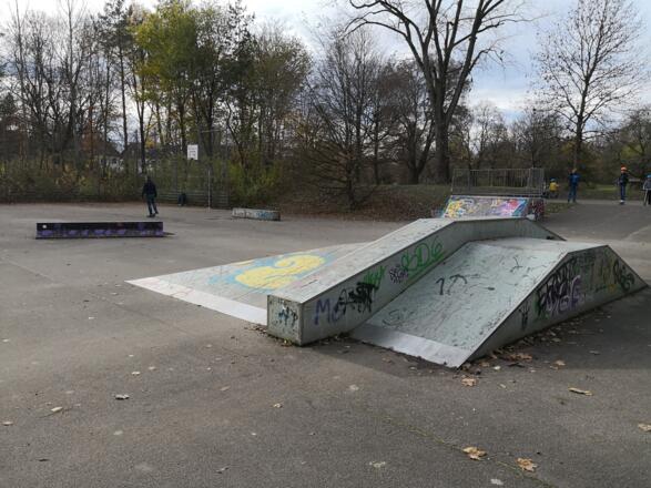 Pyra mit Ledge und Backspine