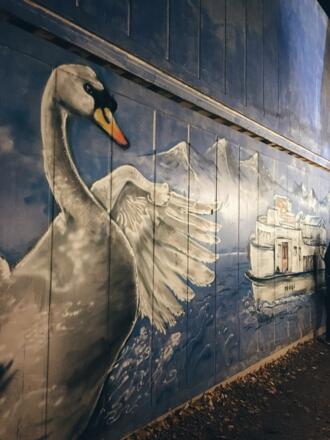 Street Art an Toiletten Containern