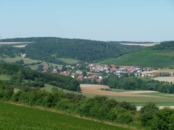 Blick vom Karlsberg auf Schäftersheim