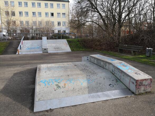 Bankspine mit Roof Ledge
