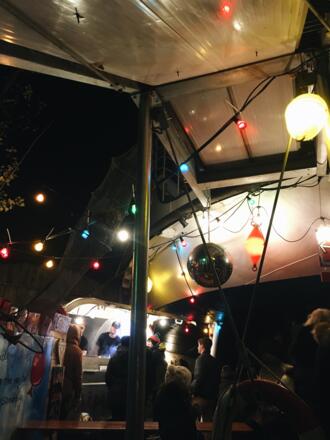 Food Truck am Weihnachtsmarkt &#039;Sternenflotte&#039;
