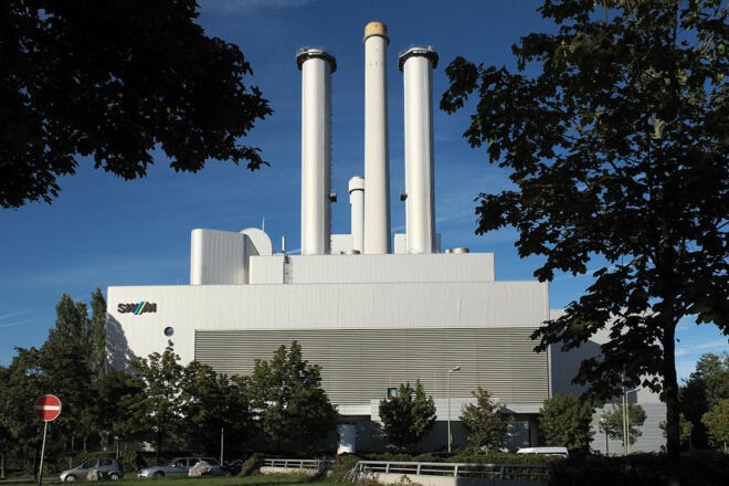 Heizkraftwerk München Süd von unten