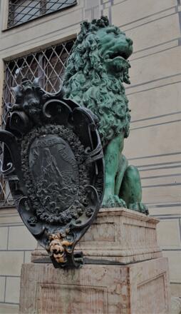 Löwen vor der Residenz 