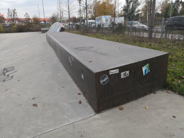 Bank with Curb