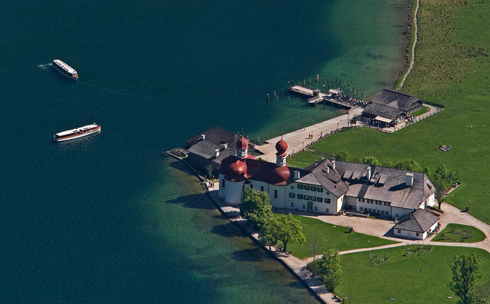 Blick von der Archenkanzel nach St. Bartholomä