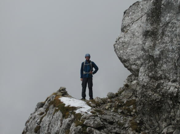 der erste Turm wird ostseitig umgangen