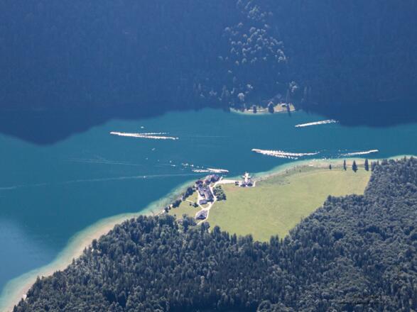 von der Scharte hat man zum ersten mal den schönen Blick nach St. Bartolomä