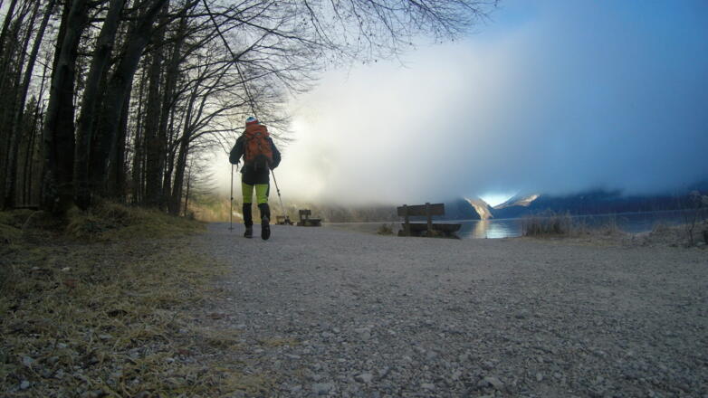 von St. Bartholomä am See entlang
