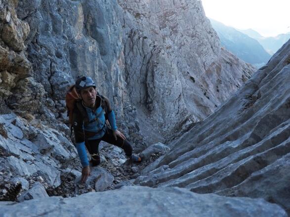 nach der Zellerhöhle wird die Verschneidung mit karstigen Platten begrenzt