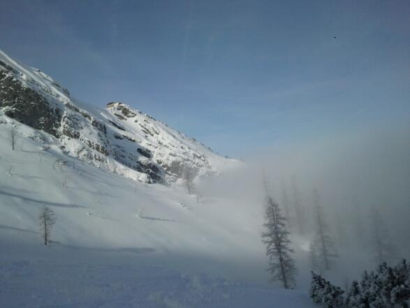 In Bildmitte das Watzmannhaus