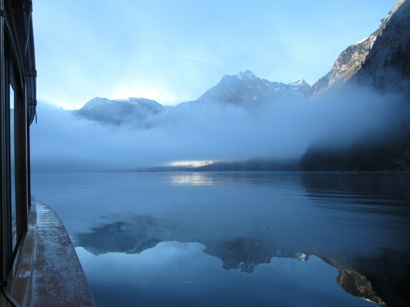 St. Bartholomä noch im Nebel
