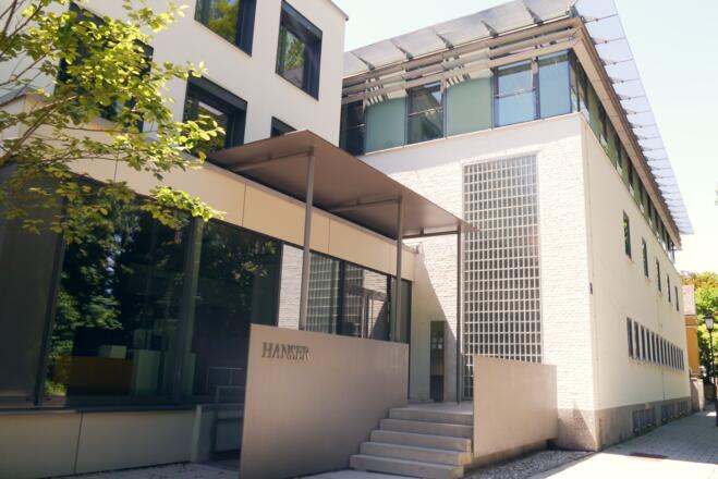 Modernes Gebäude in der Vilshofener Straße