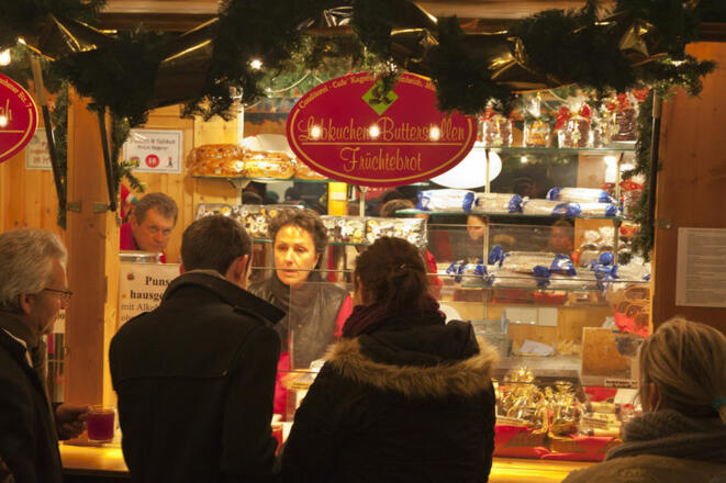 Stand auf dem Weihnachtsmarkt in Rosenheim.