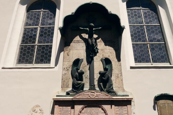 Außenfassade der Pfarrkirche St. Georg