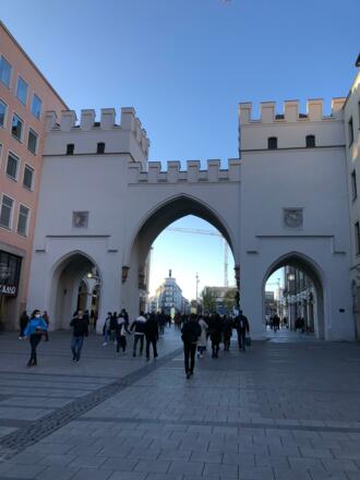 Karlstor mit Blick in Richtung Stachus