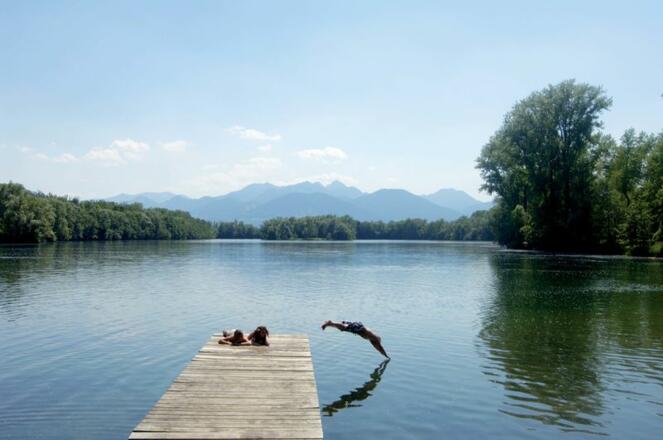 Blick vom Steg auf den Happinger See.