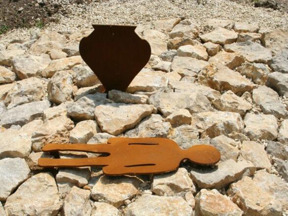 Detailansicht des begehbaren Grabhügels in Riedenburg-Haidhof