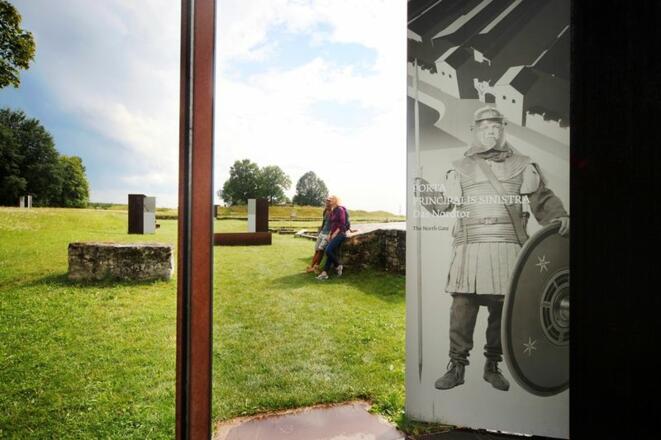Das Kastell ist mit Zeitfenstern museumspädagogisch erschlossen.