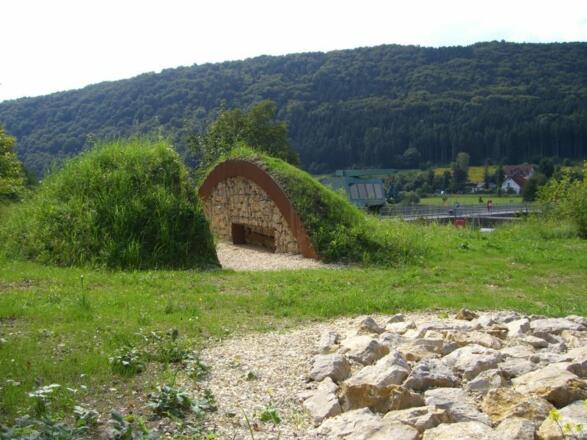 begehbarer Grabhügel in Riedenburg-Haidhof