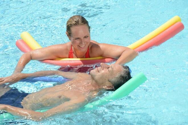 Gesundheit und Entspannung im Mineral-Thermalwasser