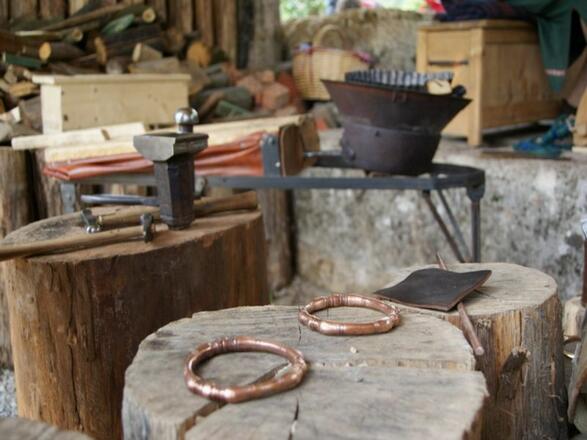Schmiedeaktion in der keltischen Schmiede in Essing-Altessing