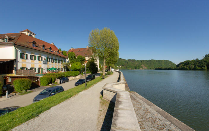 165_21e_1765849_3892975314_6