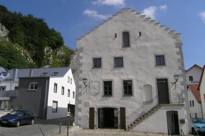 Rathaus und Tourist-Information Essing im Altmühltal