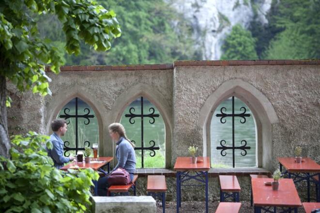 Idyllischer Biergarten der Einsiedelei Klösterl