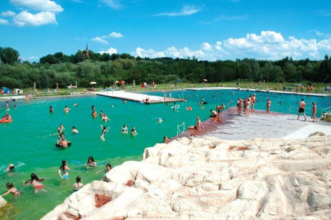 Badespaß für die ganze Familie im Inselbad Bad Abbach