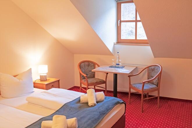 hotel-doppelzimmer-donauradweg-phi00092