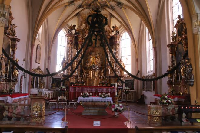 Altar der Pfarr- und Wallfahrtskirche Kößlarn