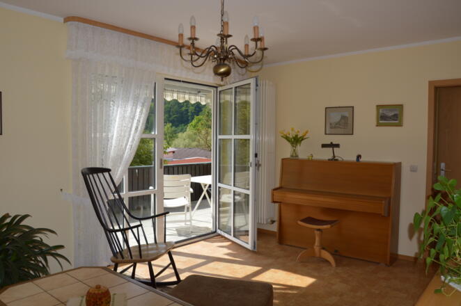 FeWo-Wiesentweg, Fam. Stein - Musikeck mit (bespielbarem) Klavier